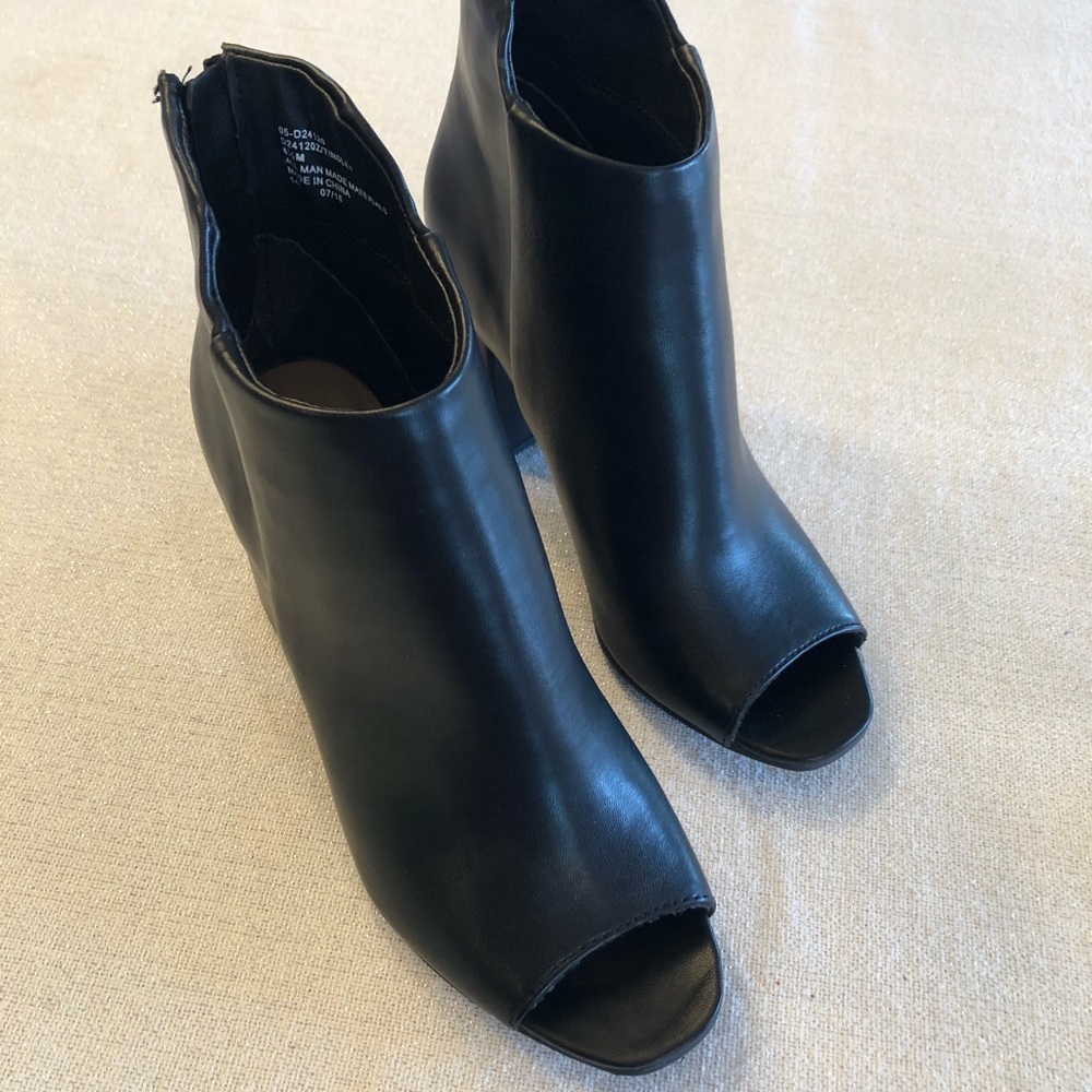 Seven Dials Peep Toe Booties 6.5